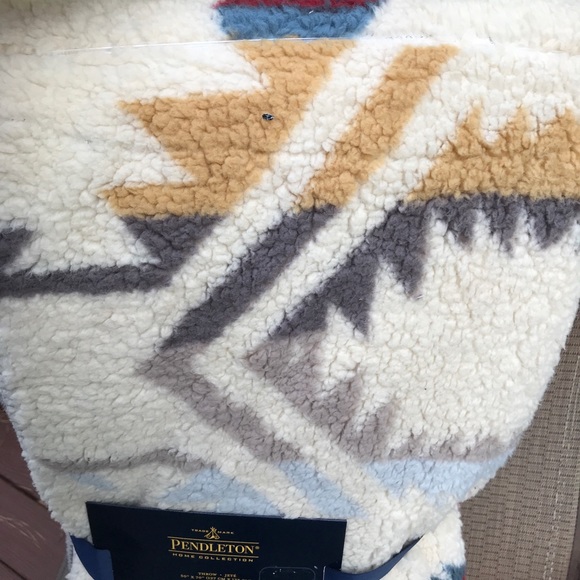 Pendleton Sherpa Aztec Southwest Throw 50x70 New - Picture 8 of 8